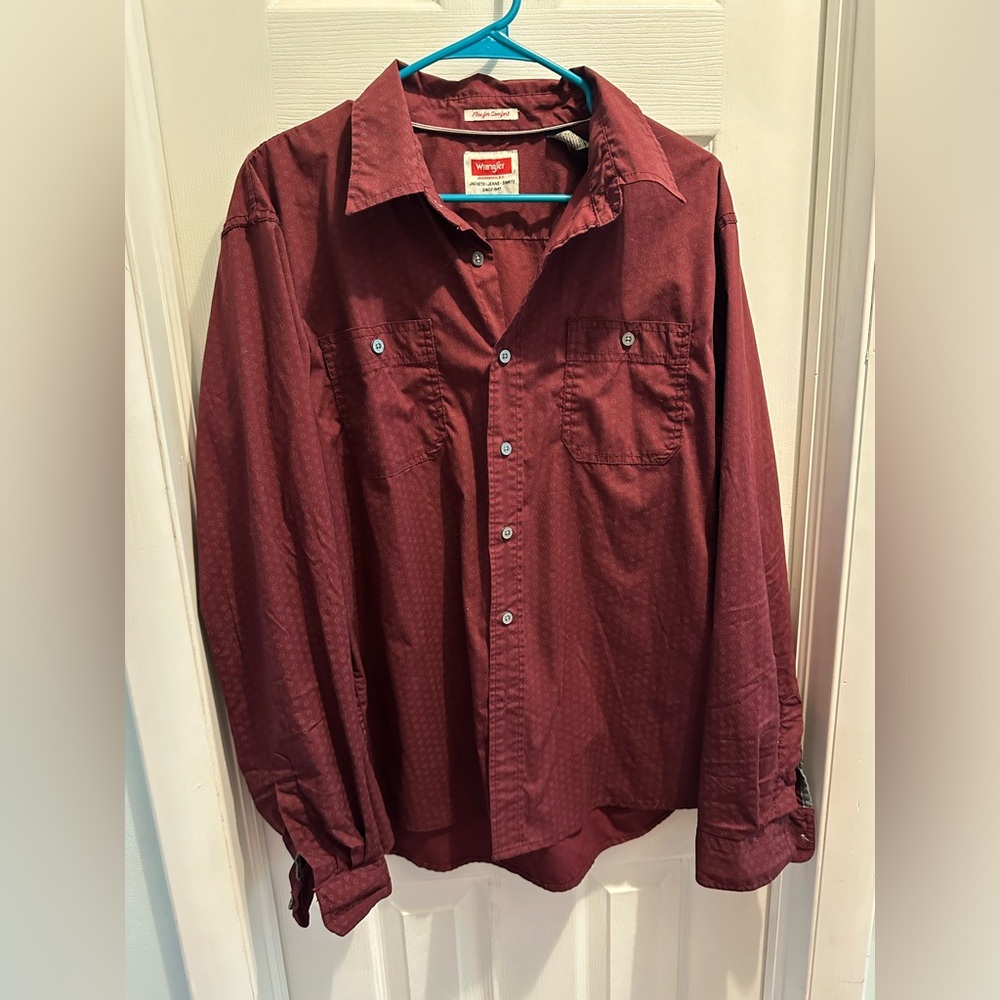 Long sleeve men’s button down